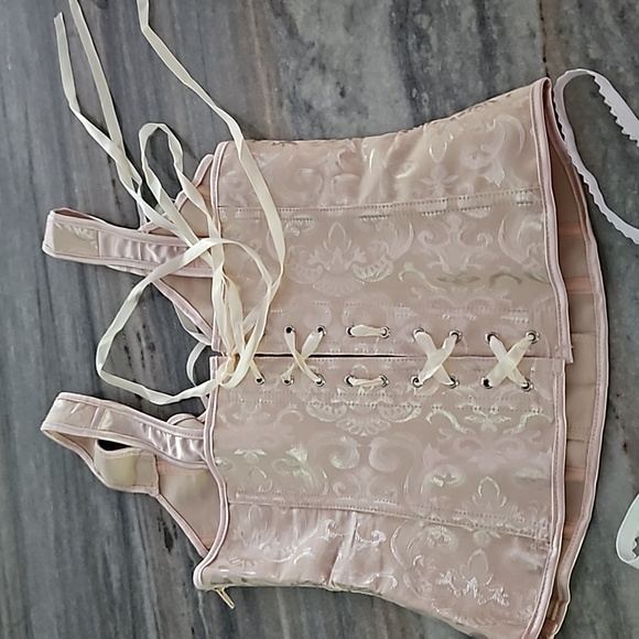 Excellent Quality Corset with thongs NWOT - Picture 4 of 6